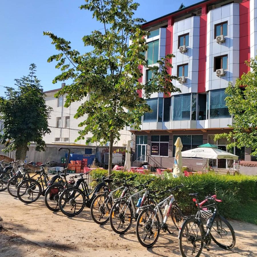 Hotel Piazza Peshkopi Экстерьер фото