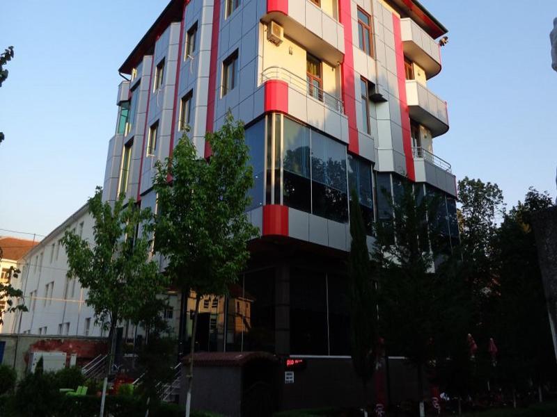 Hotel Piazza Peshkopi Экстерьер фото