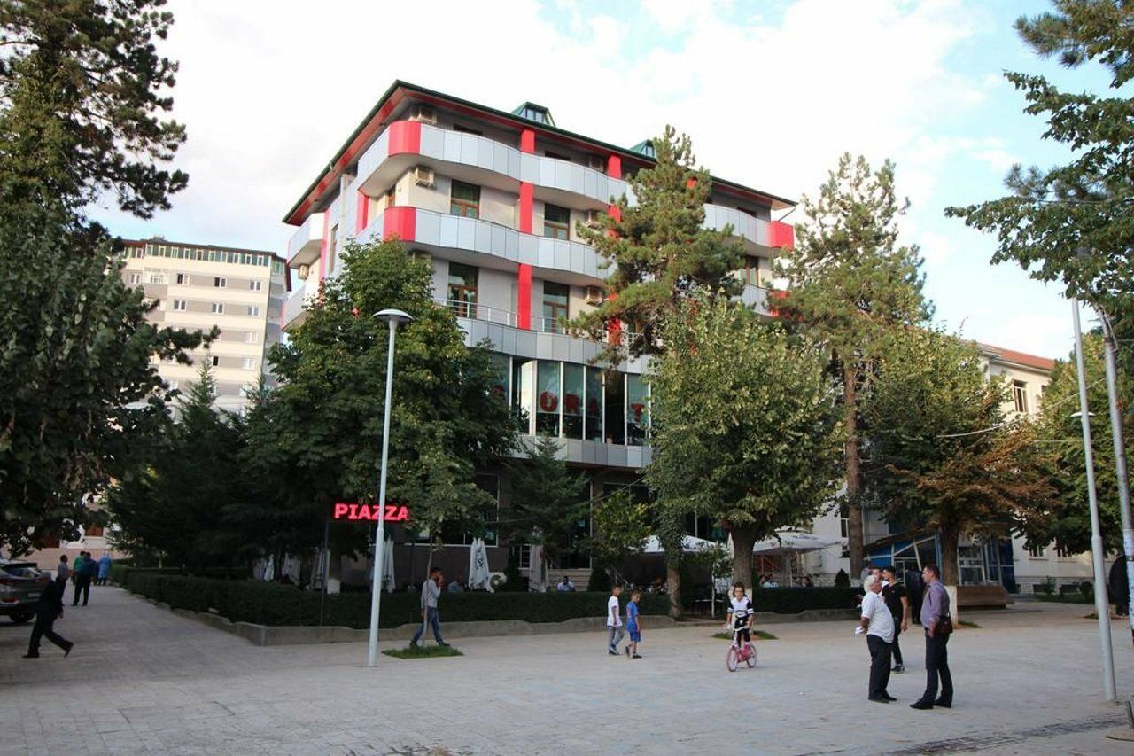 Hotel Piazza Peshkopi Экстерьер фото